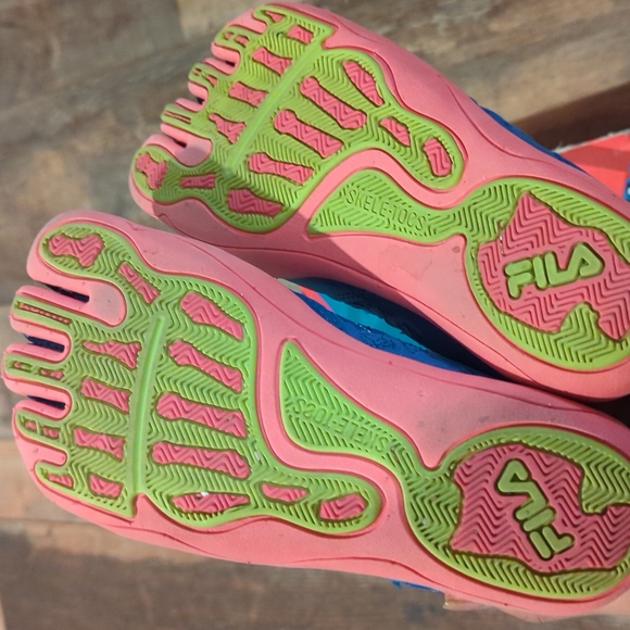 Shoes - Picture 4 of 4